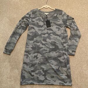 Jane and Delancey camouflage knit dress with pockets
